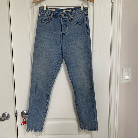 Levi's Wedgie Denim Jeans Medium Wash Size 25 - Picture 4 of 12